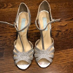 Blue by Betsey Johnson “Tee sandal”